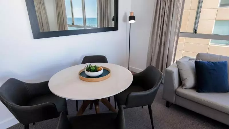 ２ベッドルームアパートメント, Oaks Glenelg Plaza Pier Suites