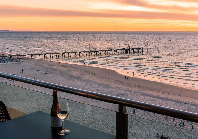 Апартаменты 1 Спальня Вид на Море, Oaks Glenelg Plaza Pier Suites