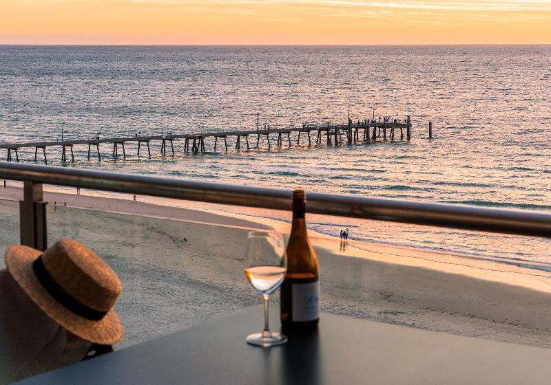 דירת חדר נוף לים, Oaks Glenelg Plaza Pier Suites