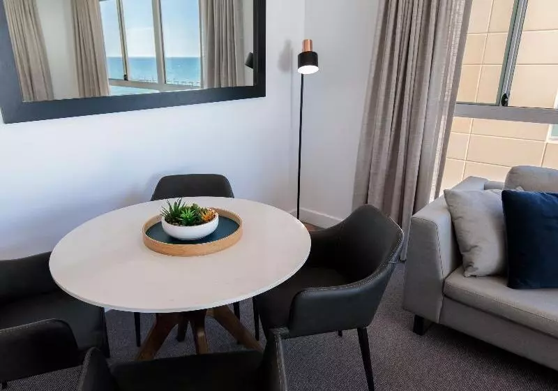 海の見える２ベッドルームアパートメント, Oaks Glenelg Plaza Pier Suites