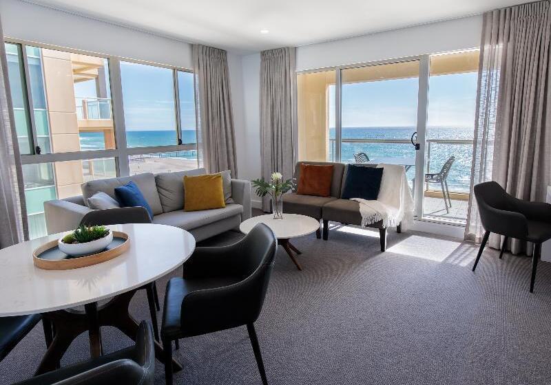 Апартаменты 2 Спальни Вид на Море, Oaks Glenelg Plaza Pier Suites
