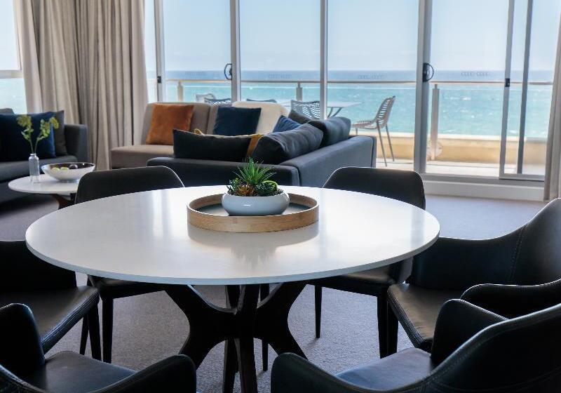 דירת שלושה חדרים, Oaks Glenelg Plaza Pier Suites