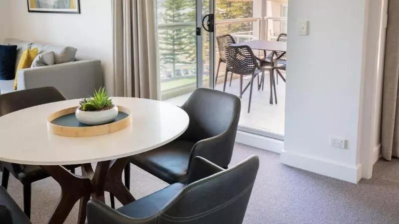 ２ベッドルームアパートメント, Oaks Glenelg Plaza Pier Suites