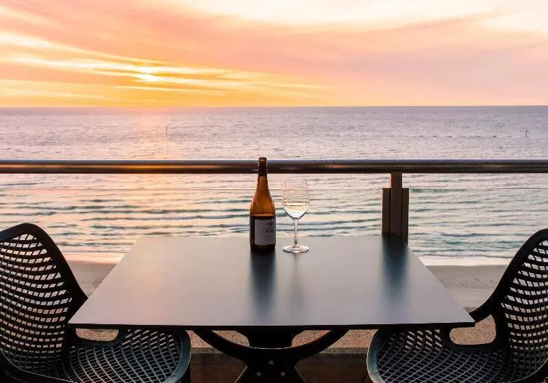 海の見える２ベッドルームアパートメント, Oaks Glenelg Plaza Pier Suites