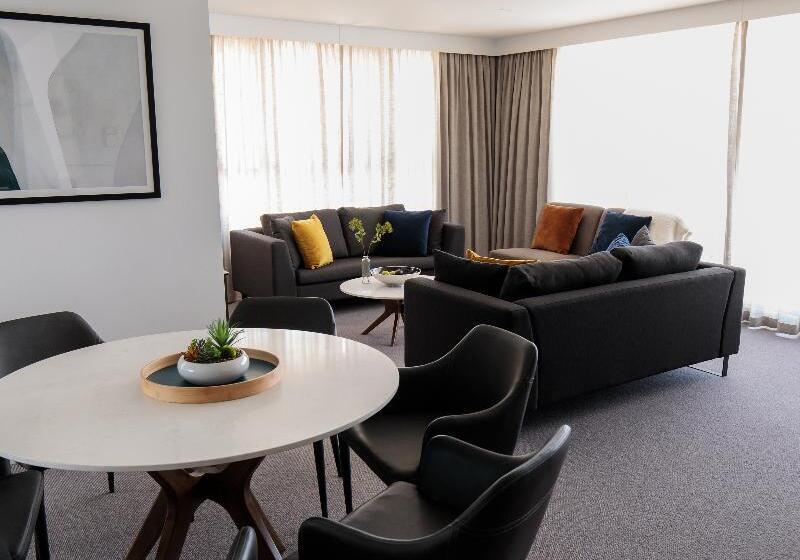 Апартаменты 3 Спальни, Oaks Glenelg Plaza Pier Suites