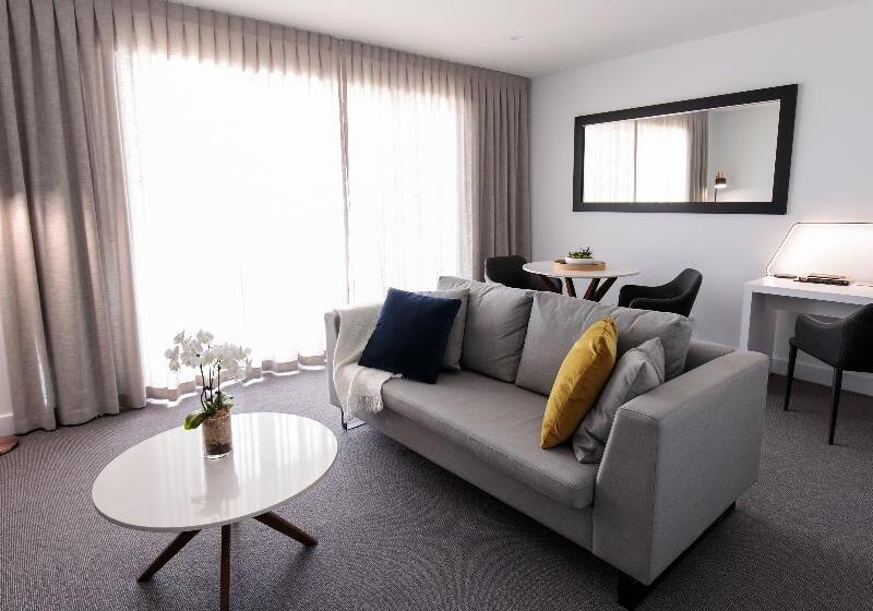 דירת חדר, Oaks Glenelg Plaza Pier Suites