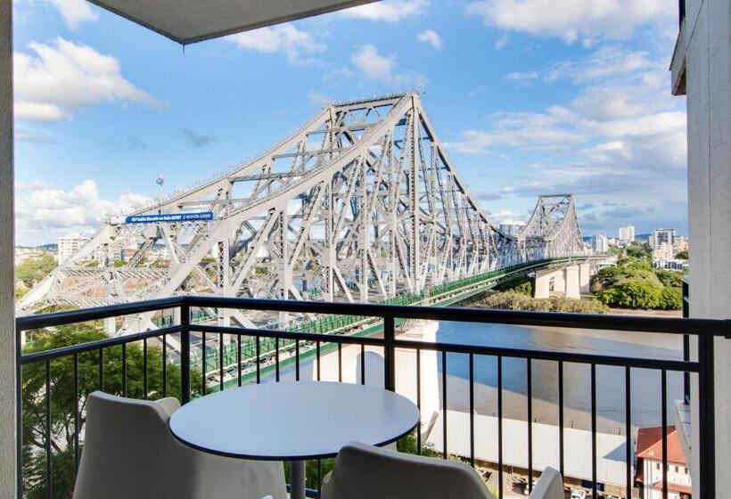 1 Bedroom Apartment River View, Oakwood  & Apartments Brisbane