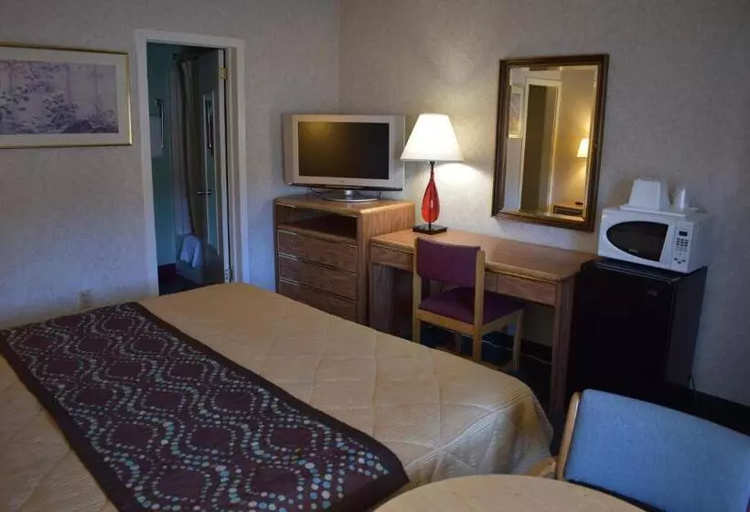 キングサイズベッドのスタンダードルーム, Pocono Night Lodge