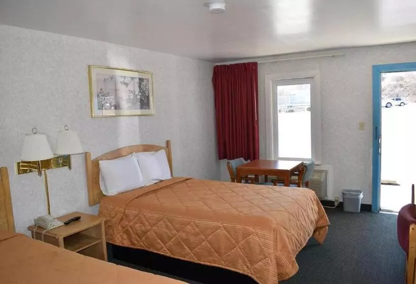 ファミリールーム, Pocono Night Lodge