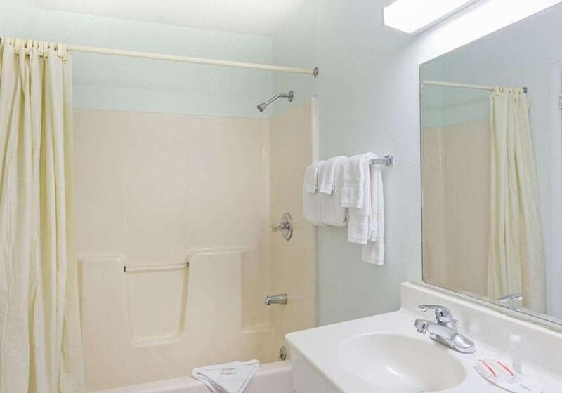 جناح مزود بجاكوزى, Pocono Night Lodge