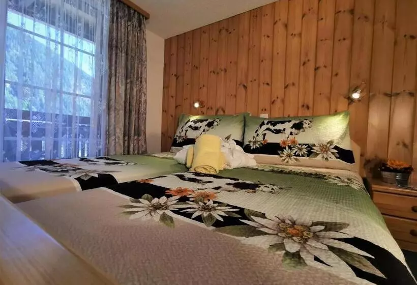 اتاق استاندارد با بالکن, Walliserhof Leukerbad Therme