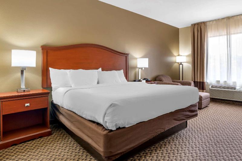 غرفة قياسية سرير كينج, Super 8 By Wyndham Remington