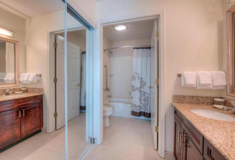 带2个卧室的套房, Residence Inn Charlotte Uptown