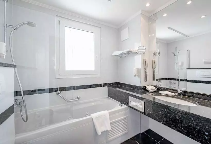 اتاق سوپریور, Turmhotel Victoria Davos
