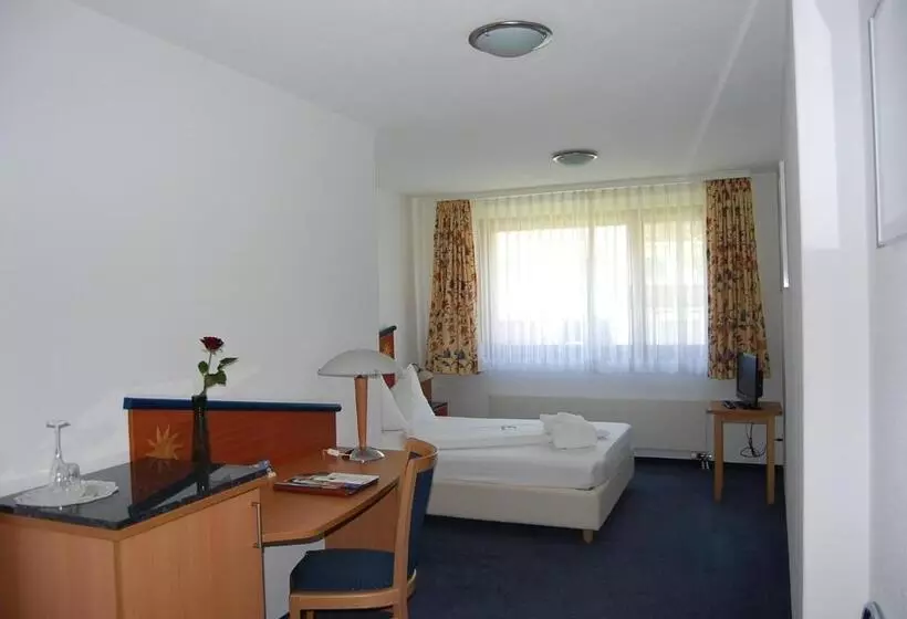 اتاق استاندارد یک نفره, Turmhotel Victoria Davos