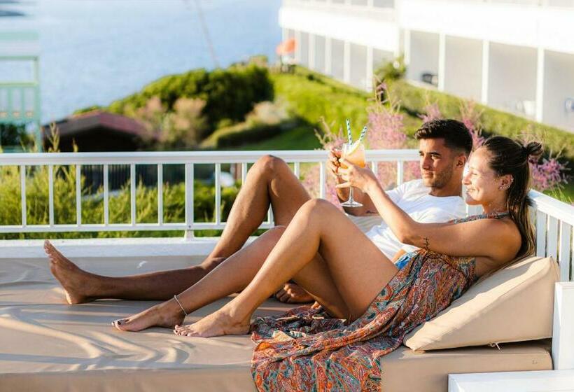 Апартаменты 1 Спальня Вид на Бассейн, Beach Club Menorca