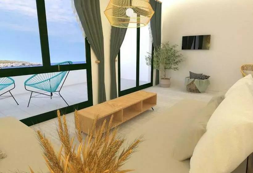 سوییت با چشم‌انداز دریا, Beach Club Menorca