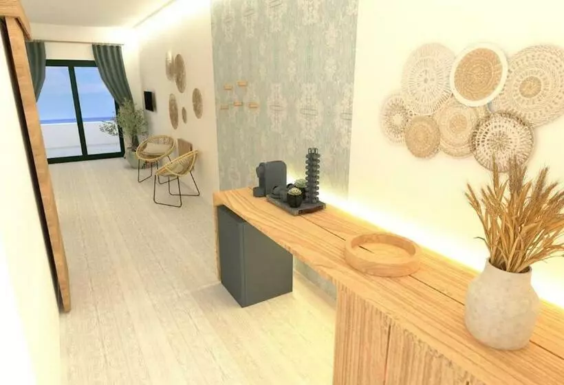 سوییت با چشم‌انداز دریا, Beach Club Menorca