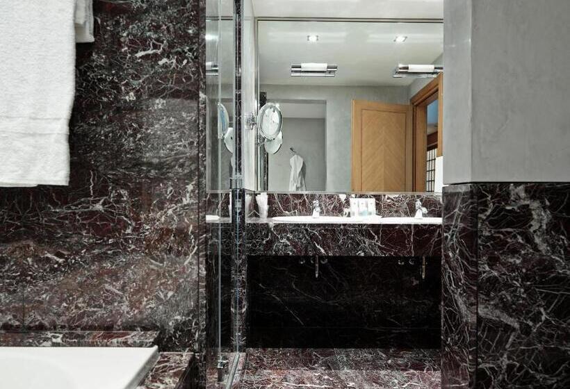 سوییت, Grand Hotel De La Ville