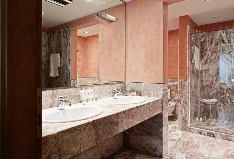 سوییت, Grand Hotel De La Ville