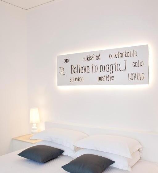 סוויטה משפחתית, Acqua Vatos Santorini