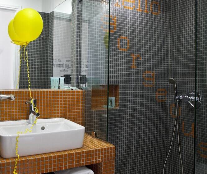 סוויטה משפחתית, Acqua Vatos Santorini