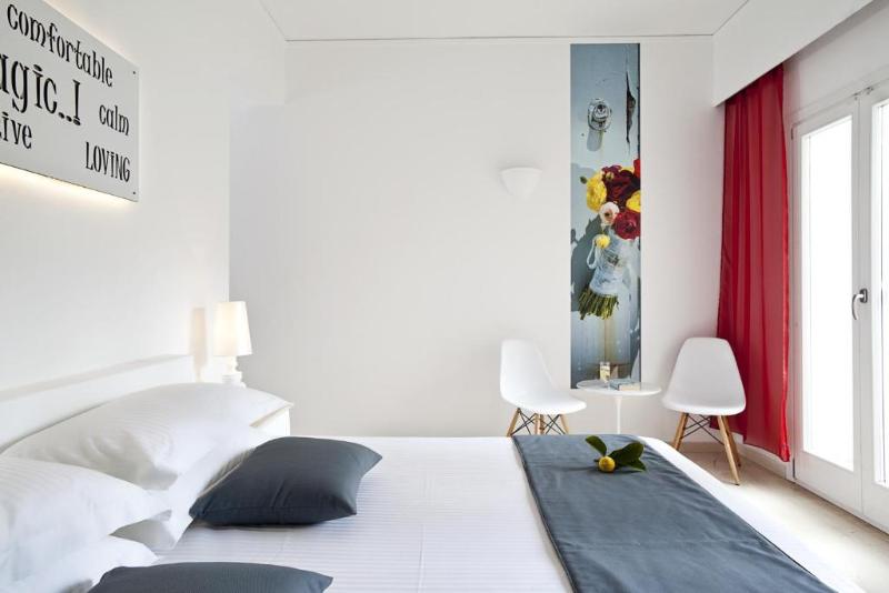 חדר אקונומי, Acqua Vatos Santorini