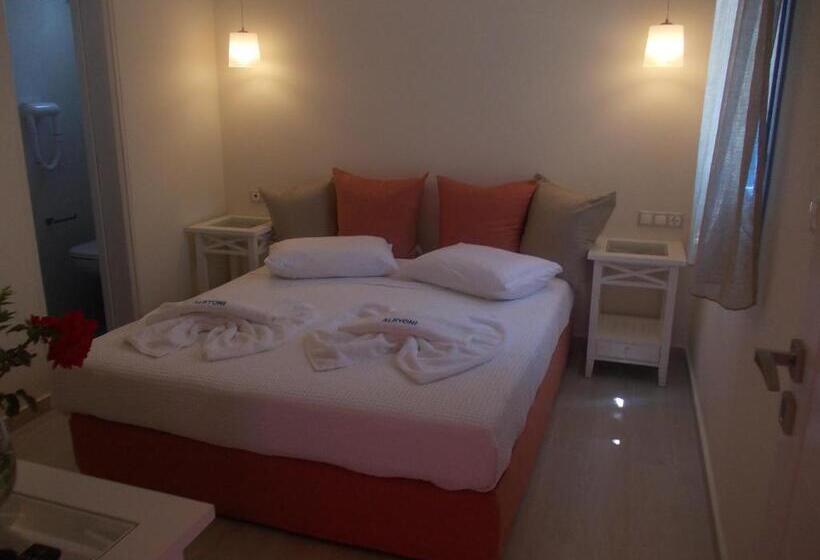 Семейный Номер, Alkyoni Beach