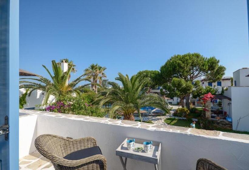 Полулюкс, Alkyoni Beach