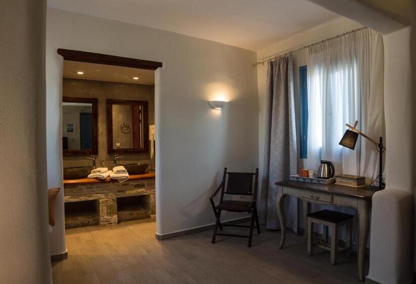 Люкс, Alkyoni Beach