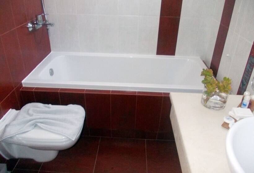 Семейный Номер, Alkyoni Beach