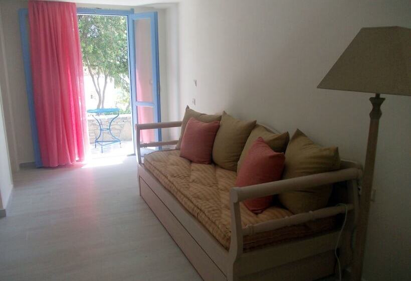 Семейный Номер, Alkyoni Beach