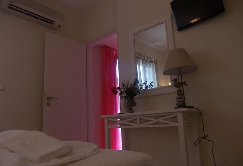 Семейный Номер, Alkyoni Beach