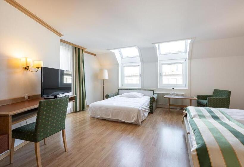 스탠다드 트리플 룸, Ambassador Self Check In