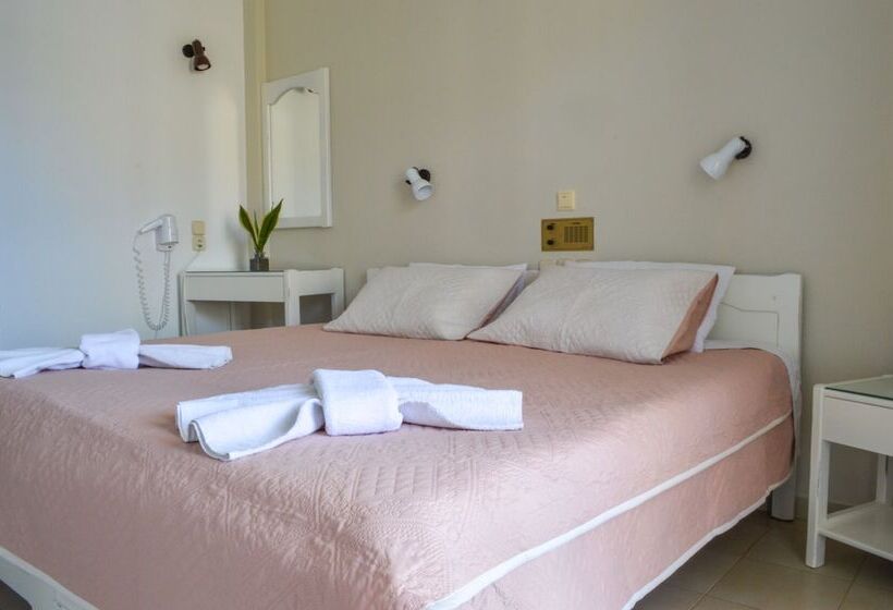 Номер Стандарт Вид на Сад, Castro