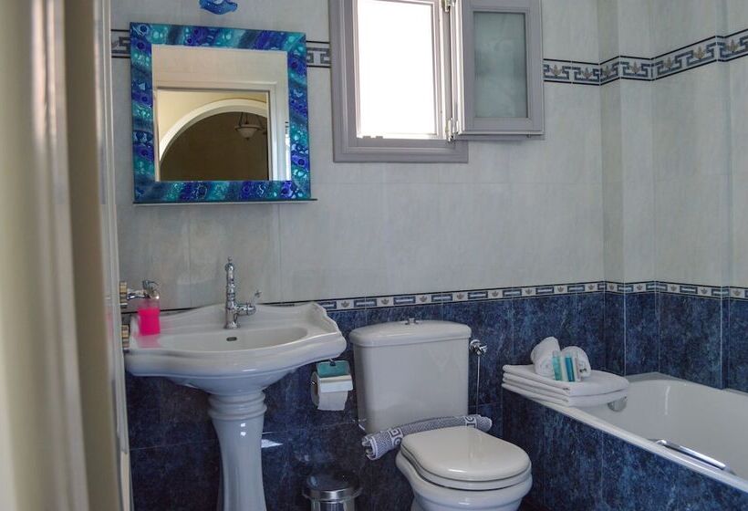 Люкс Вид на Сад, Castro