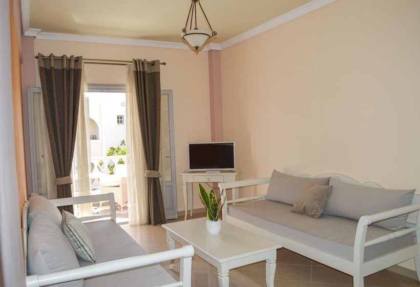 Люкс Вид на Сад, Castro