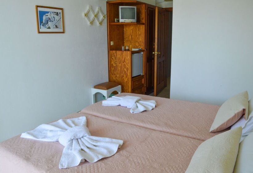 Трехместный Номер Стандарт Вид на Сад, Castro