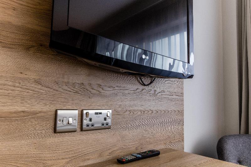 Люкс Вид на Сад, Castro