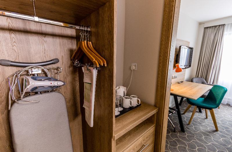 Люкс Вид на Сад, Castro