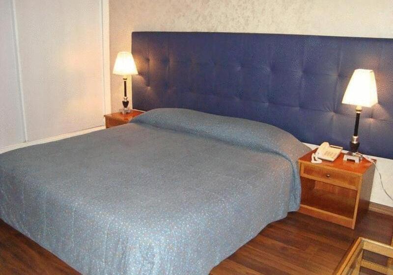 اتاق استاندارد, Charles