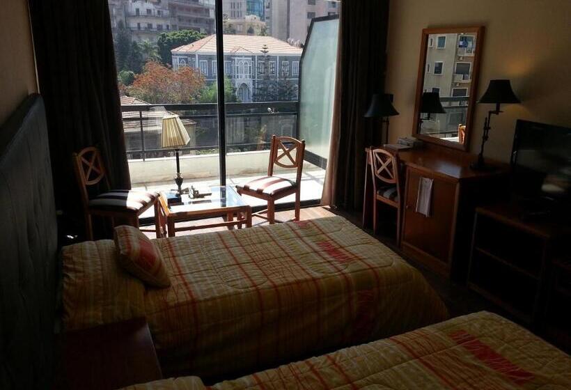 اتاق استاندارد, Charles