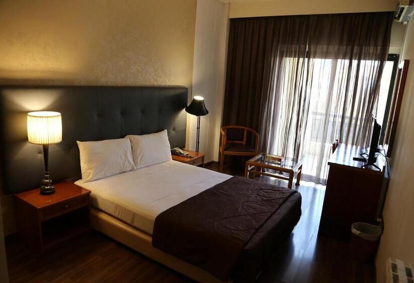 اتاق استاندارد یک نفره, Charles