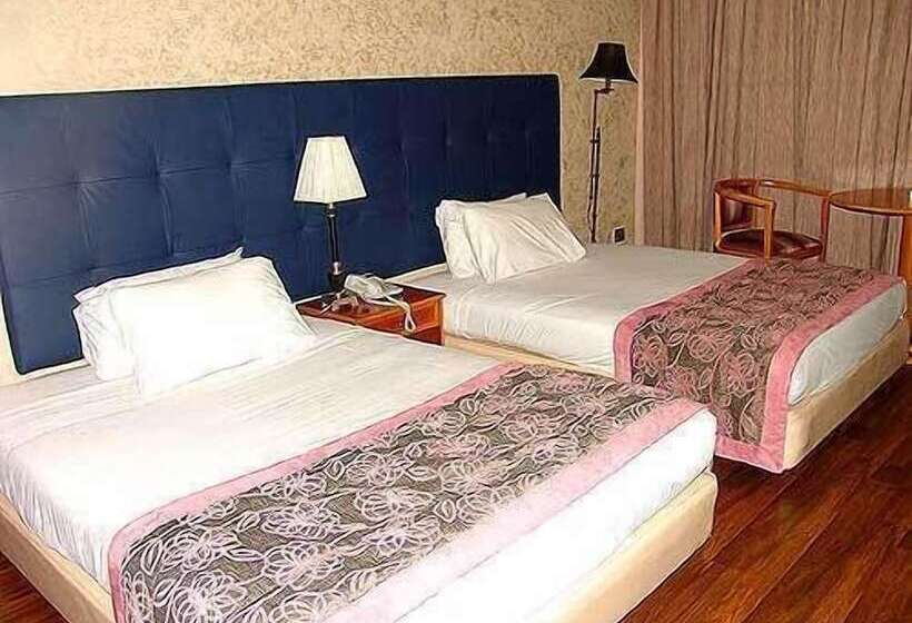 اتاق استاندارد, Charles