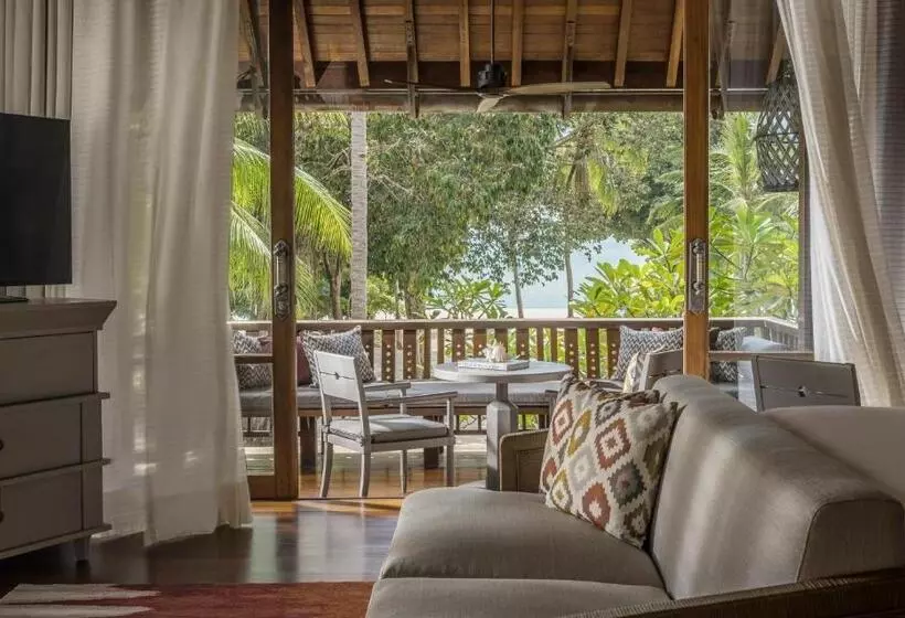 キングサイズベッドのスタンダードルーム, Four Seasons Resort Langkawi