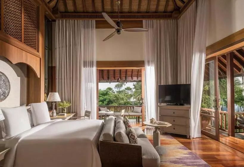 キングサイズベッドのスタンダードルーム, Four Seasons Resort Langkawi