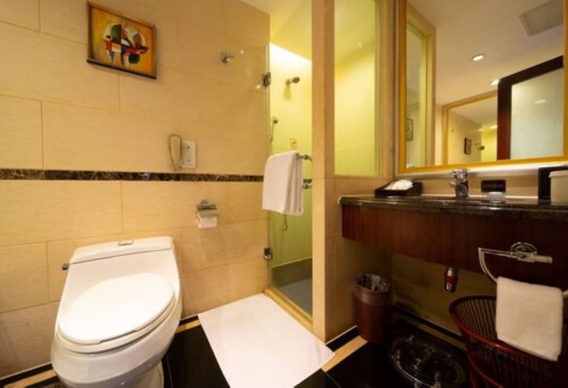 디럭스 룸, Grand International