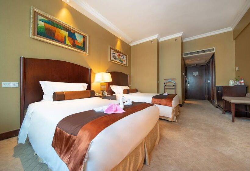 Номер Deluxe, Grand International
