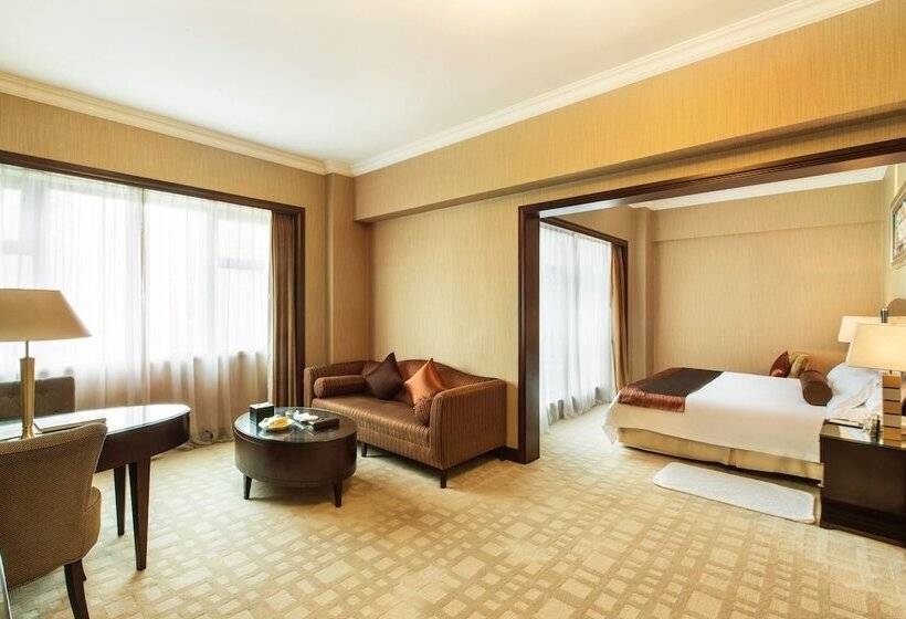 Люкс Superior, Grand International