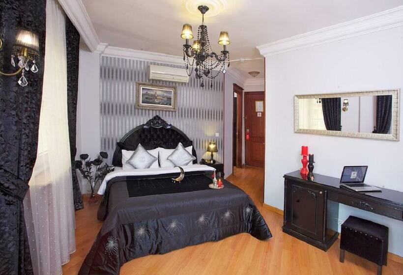 اتاق خانوادگی, Ipek Palas